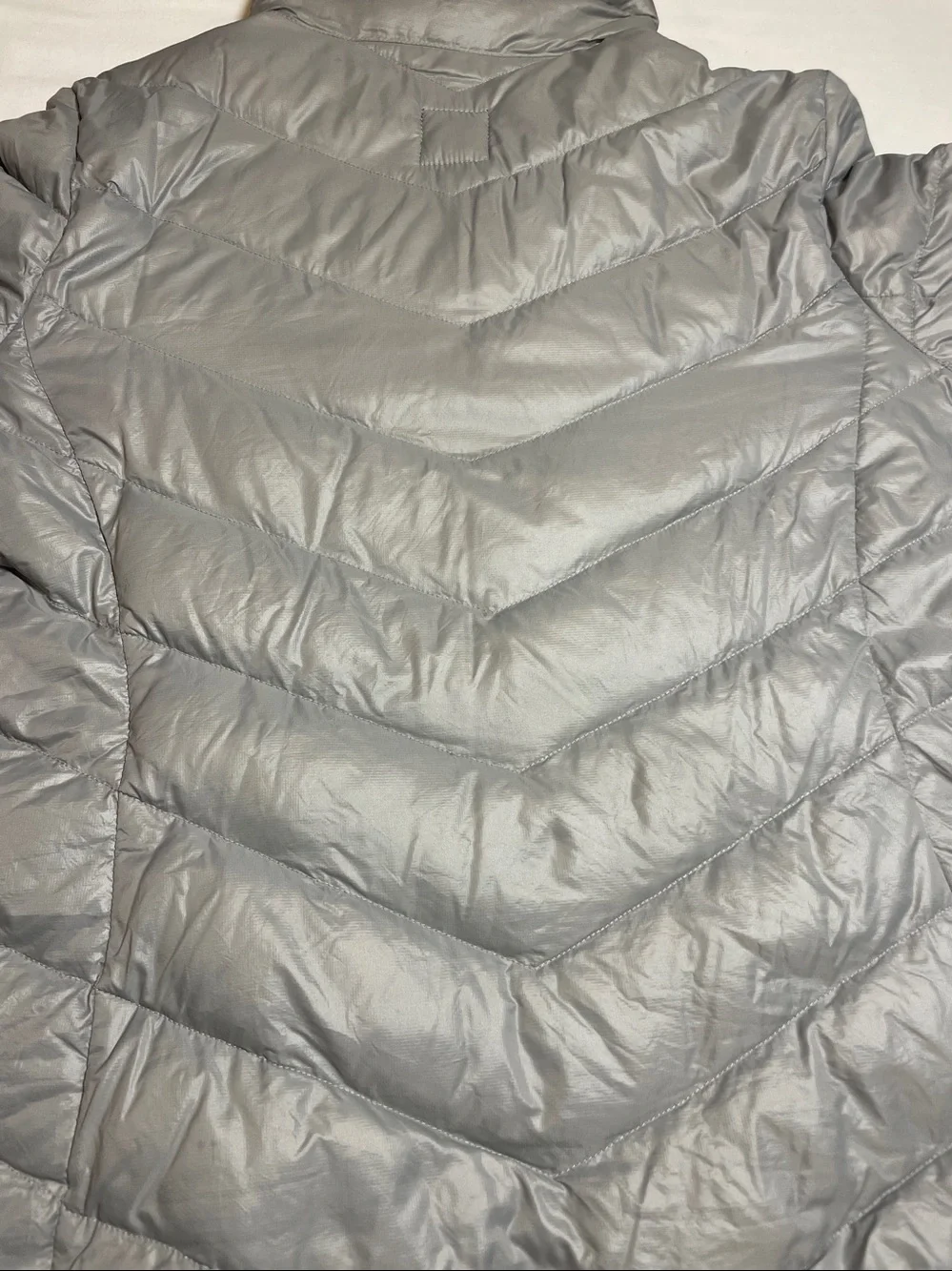 GAP Women's Light Gray Quilted Puff Jacket